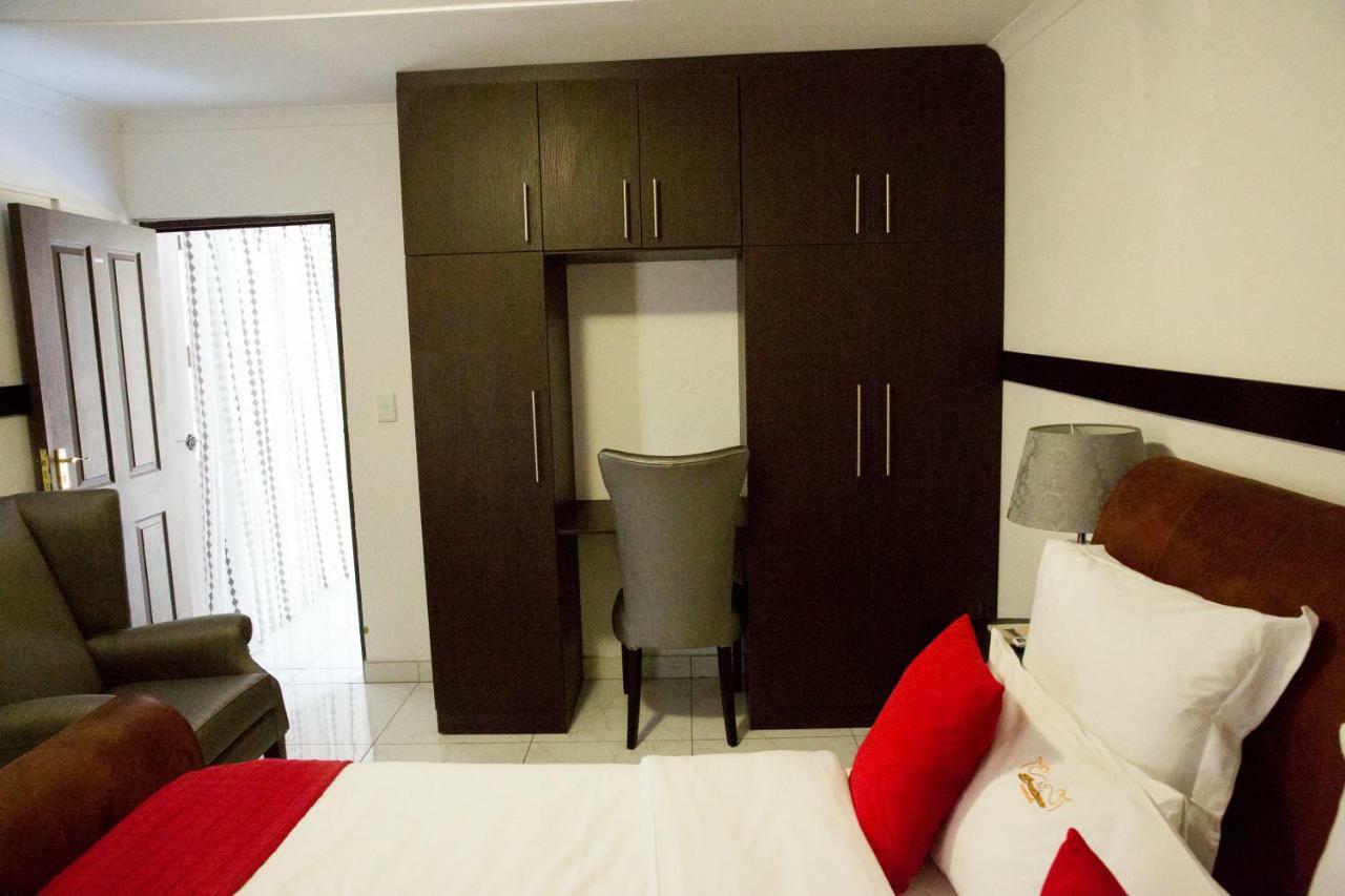 A-Z Boutique Guesthouse Windhoek Dış mekan fotoğraf